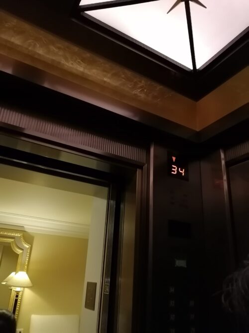 阪急ホテルのエレベーター4